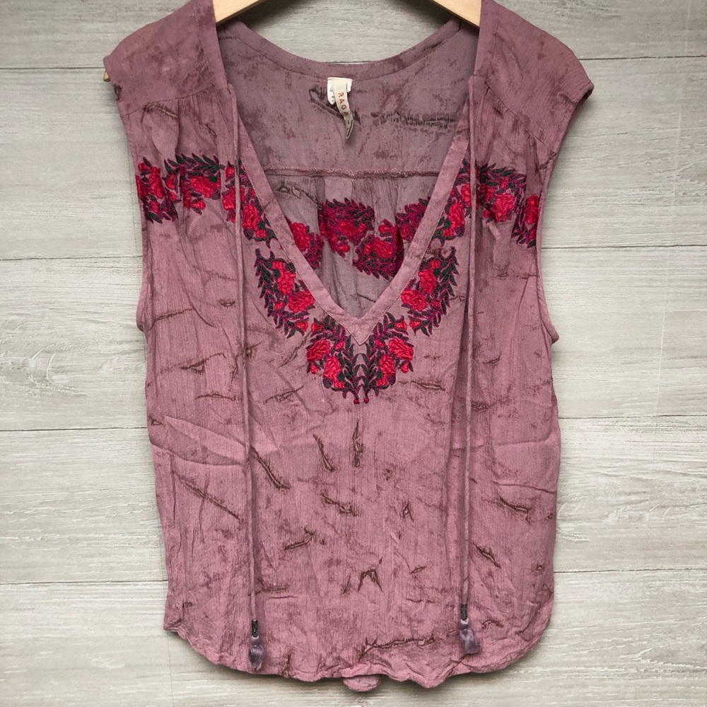 | RAGA | crotchet top. Size L.